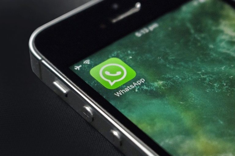 WhatsApp is working on this update to let you hide your online status from specific people