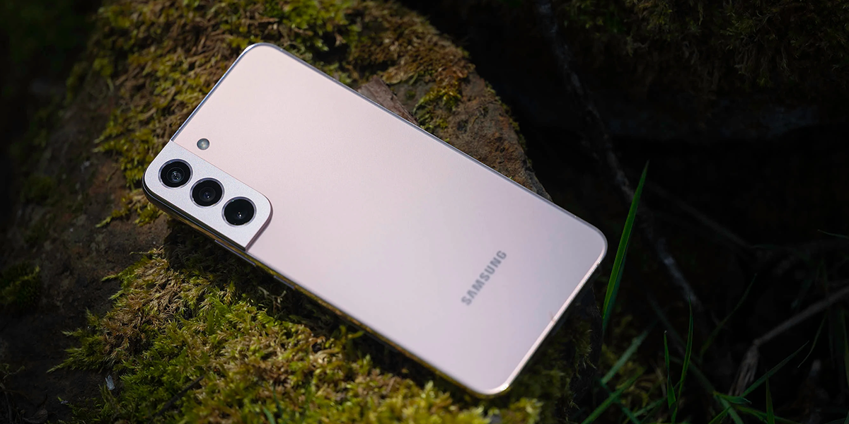 Samsung Galaxy S22+ - Top 10 Premium Smartphones of 2022