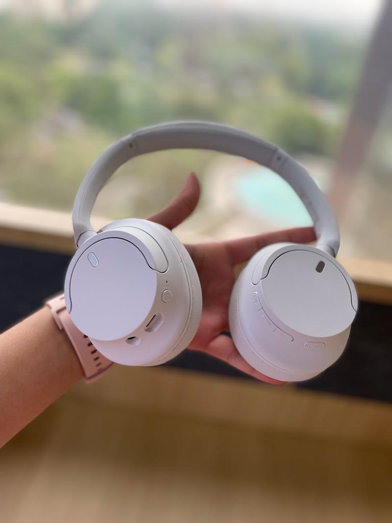 FIRST LOOK: Sony WH-CH720N Over-ear Wireless Headphones 