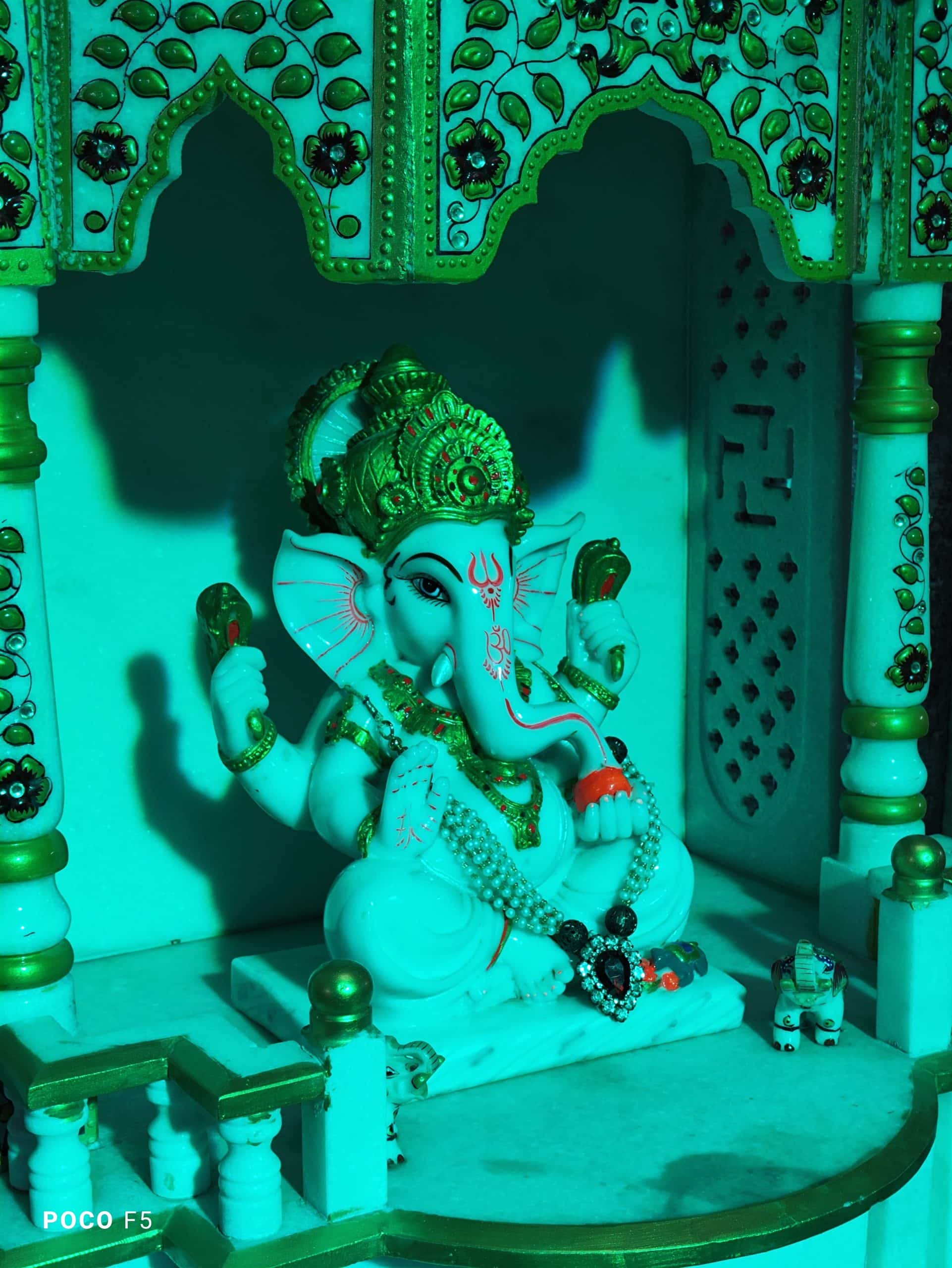 Inside Light_Macro Lens