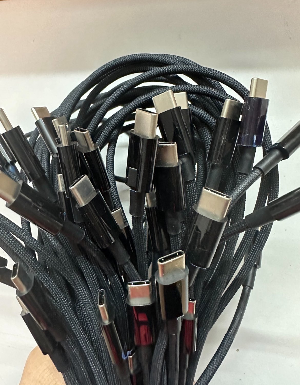 Apple's traditional TPE material cables