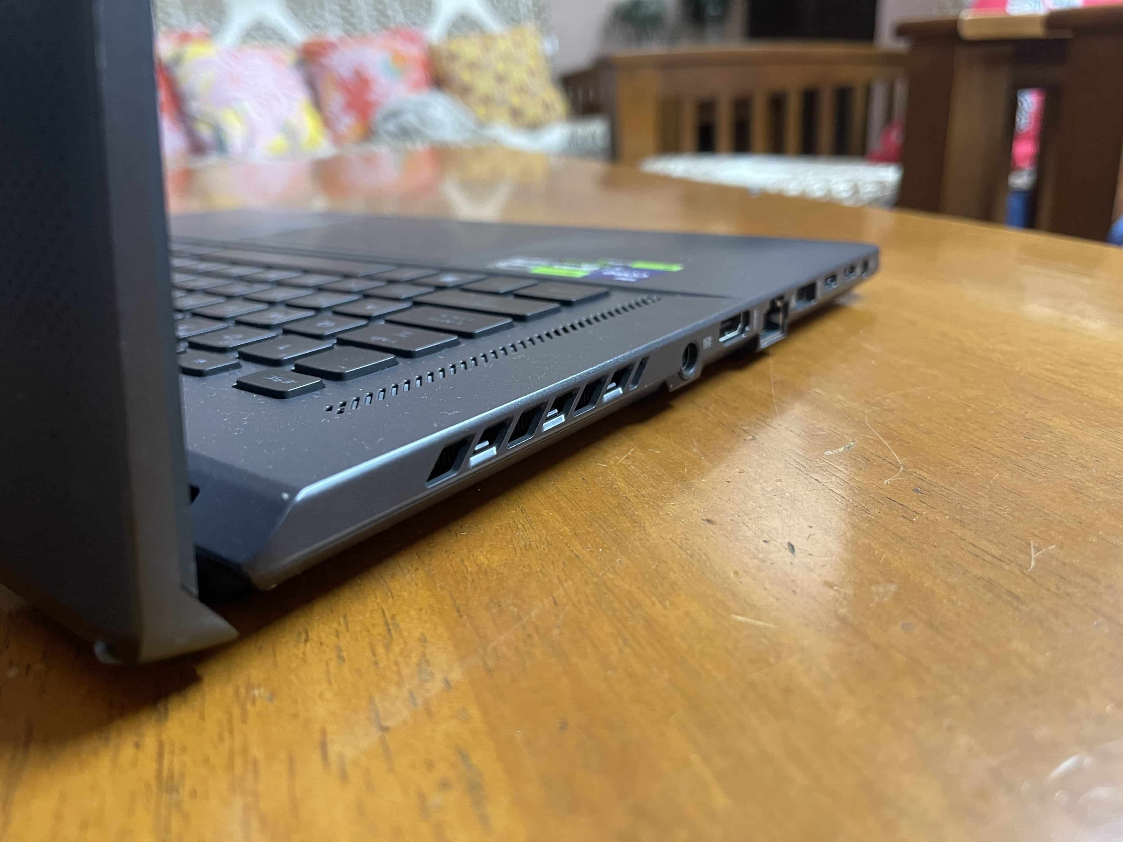 Asus ROG Zephyrus G16 (2023): Design