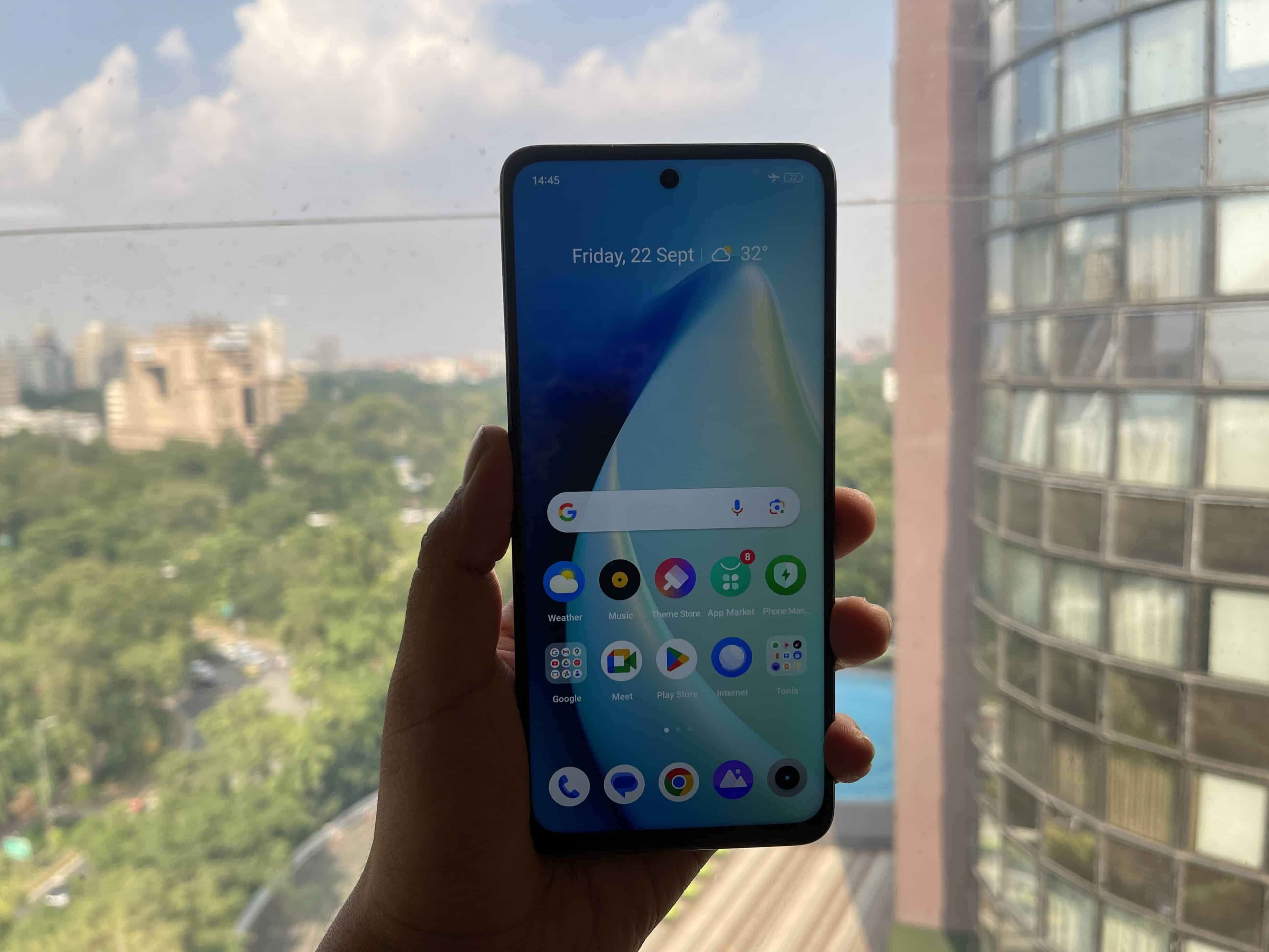 Realme Narzo 60X: Design and Display