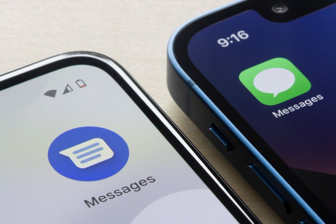 Apple Confirms Differentiation in Messaging with Colour Coding