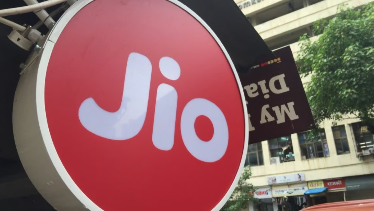 Jio Records Significant Subscriber Growth of 32.4 Lakh in August 2023
