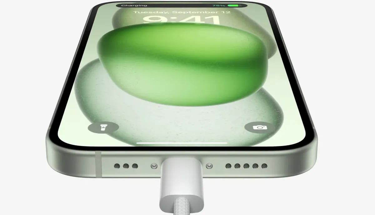 Apple to drop the iPhone's proprietary Lighting port