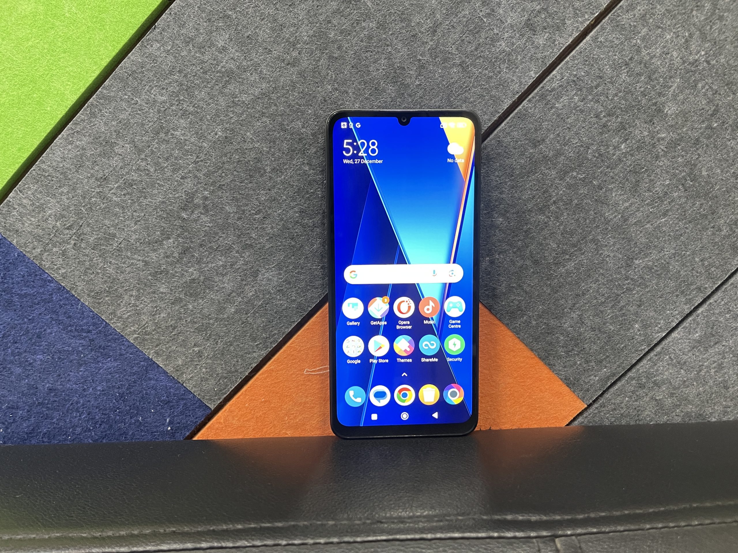 POCO M6 5G: Design and Display