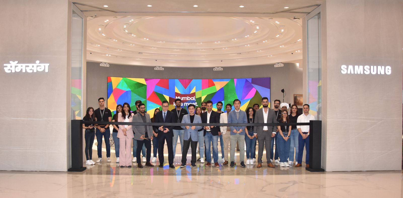 Samsung BKC Lifestyle Experience Store Opens Doors
at Jio World Plaza