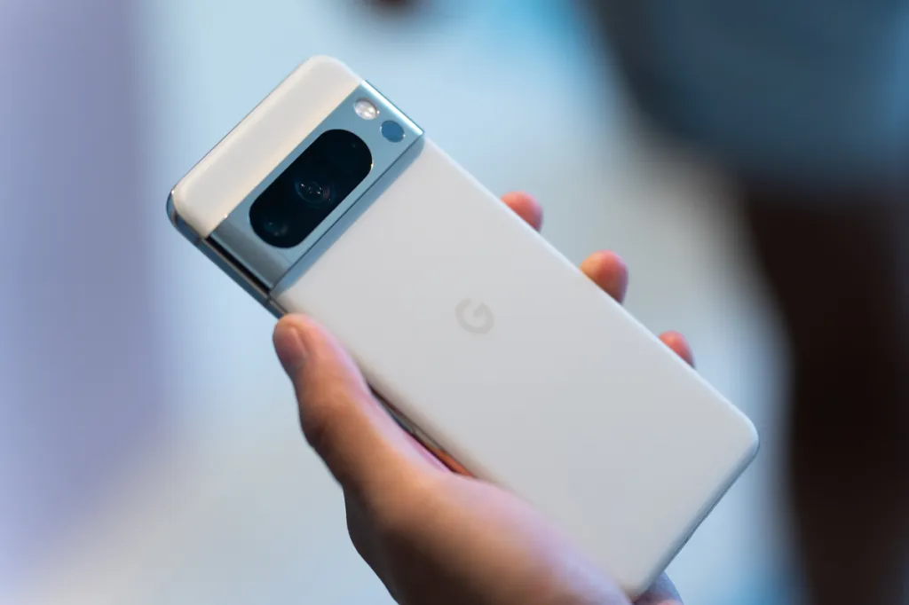 Google Pixel 8 Pro: A Camera Powerhouse with Pure Android