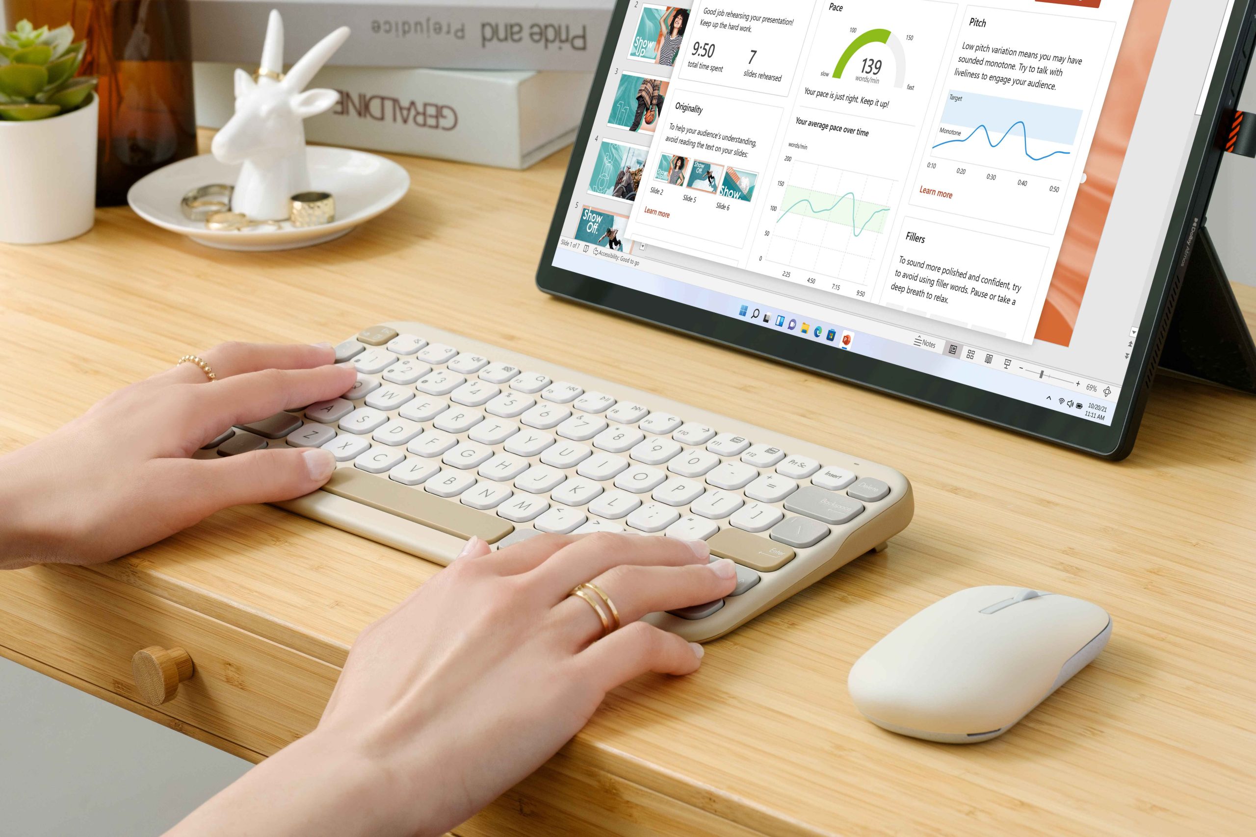 ASUS Marshmallow Keyboard KW100_Scenario Photo_Oat Milk_01 (1) (2)