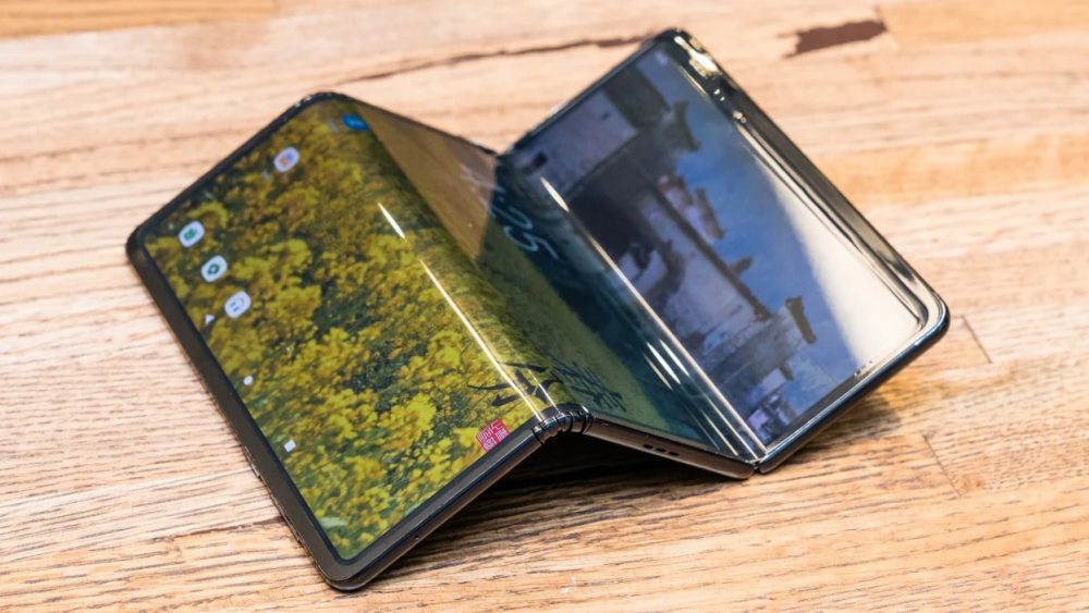 Huawei Reportedly Working on Tri-Fold Smartphone; Vivo and OPPO Could Exit Foldable Market Entirely 