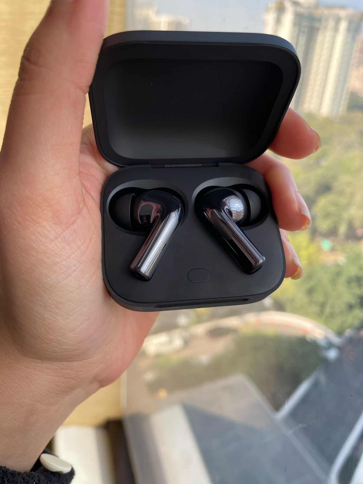 OnePlus Buds 3: Connectivity, Pairing, and Controls