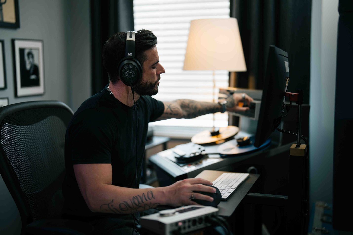 Sennheiser HD 490 Pro Full-spectrum audio accuracy