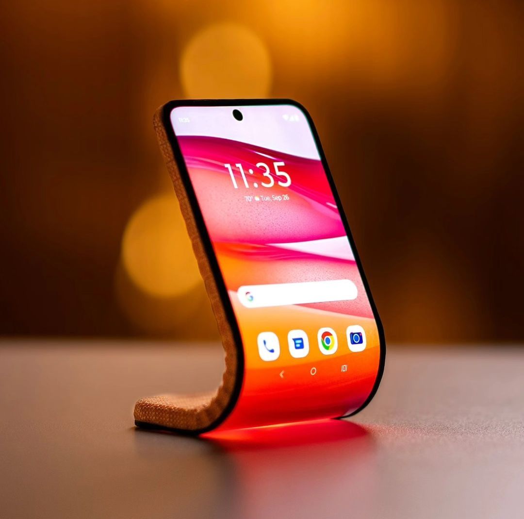 Motorola Unveils Bendable Concept Phone at MWC 2024