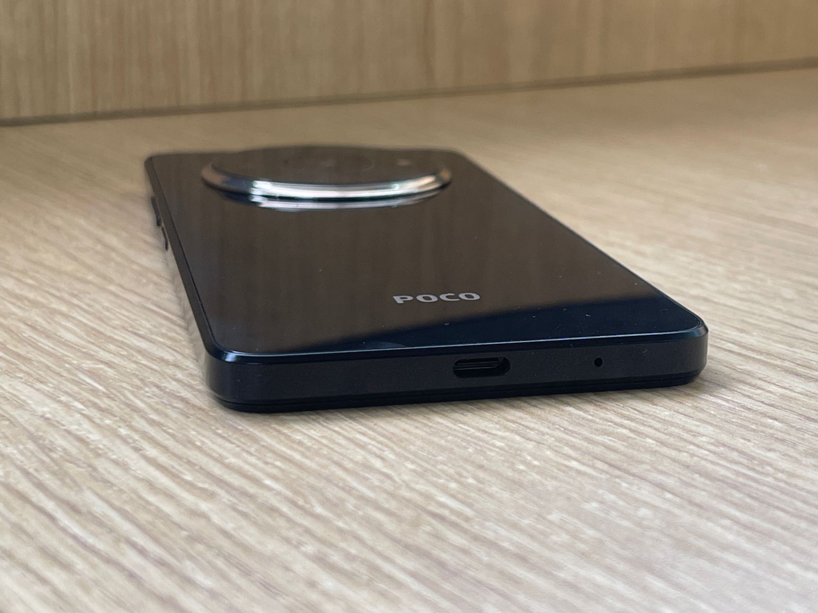 POCO C61: Software and Battery