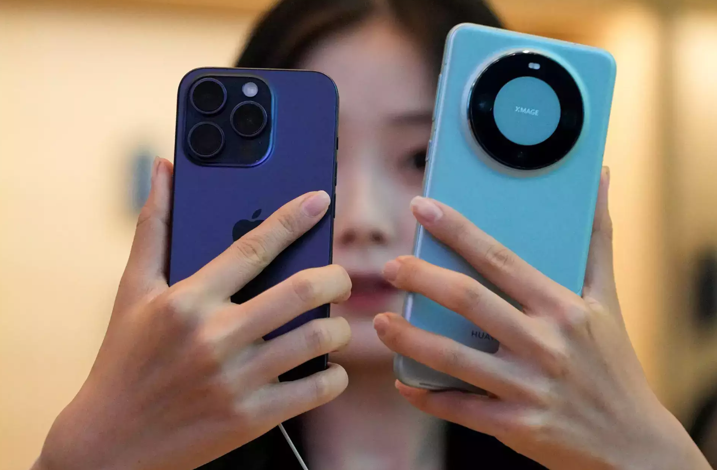 Apple iPhone Shipments in China Drop 24% Amid Huawei's Resurgence