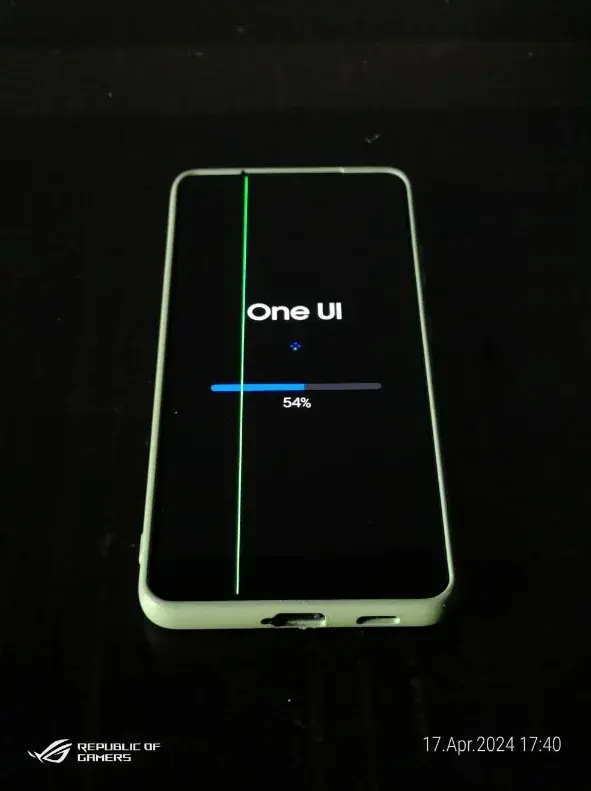 Complimentary screen and battery replacements for affected Galaxy S21 and S22 users