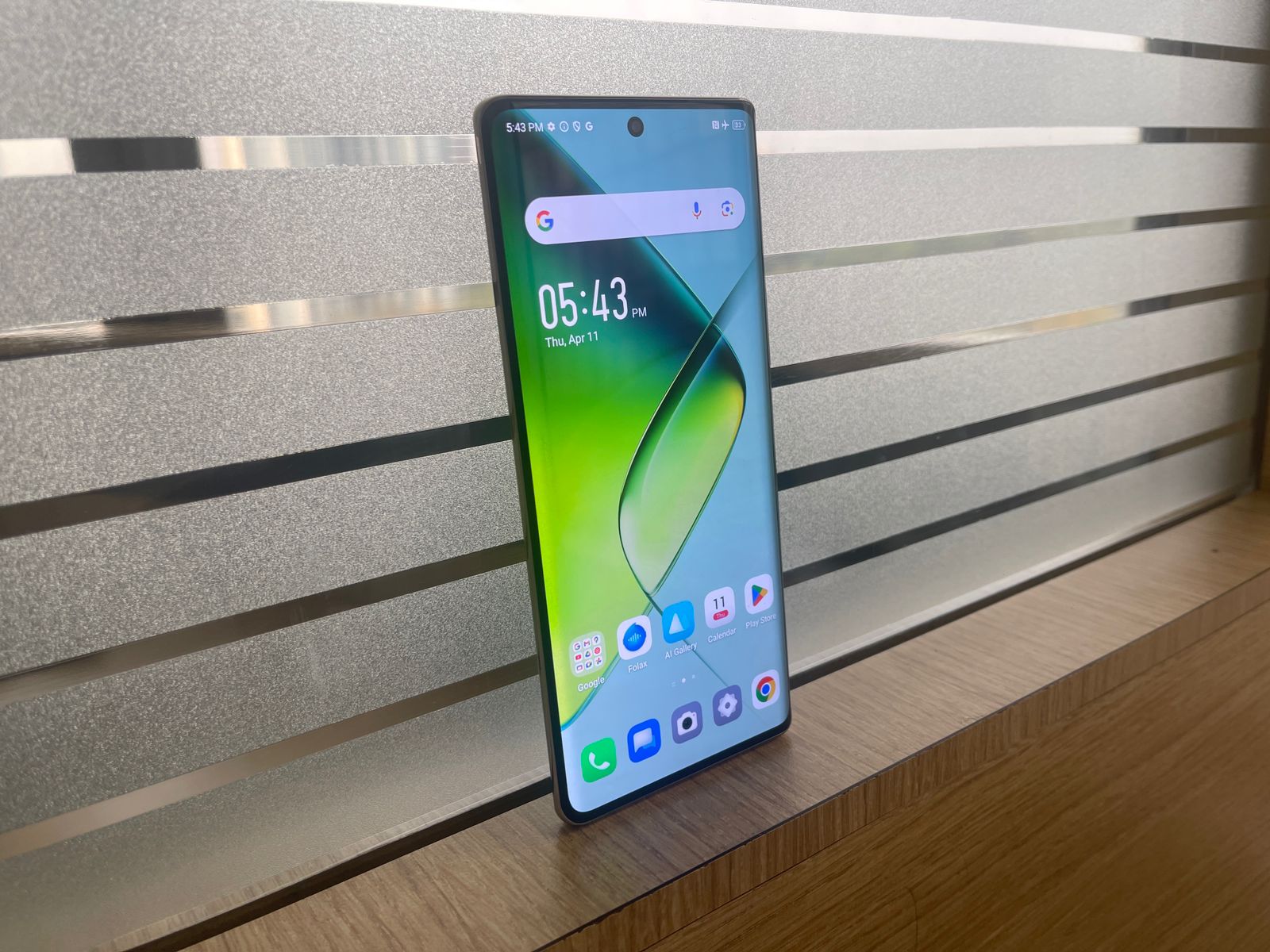 Infinix Note 40 Pro 5G: Design and Display