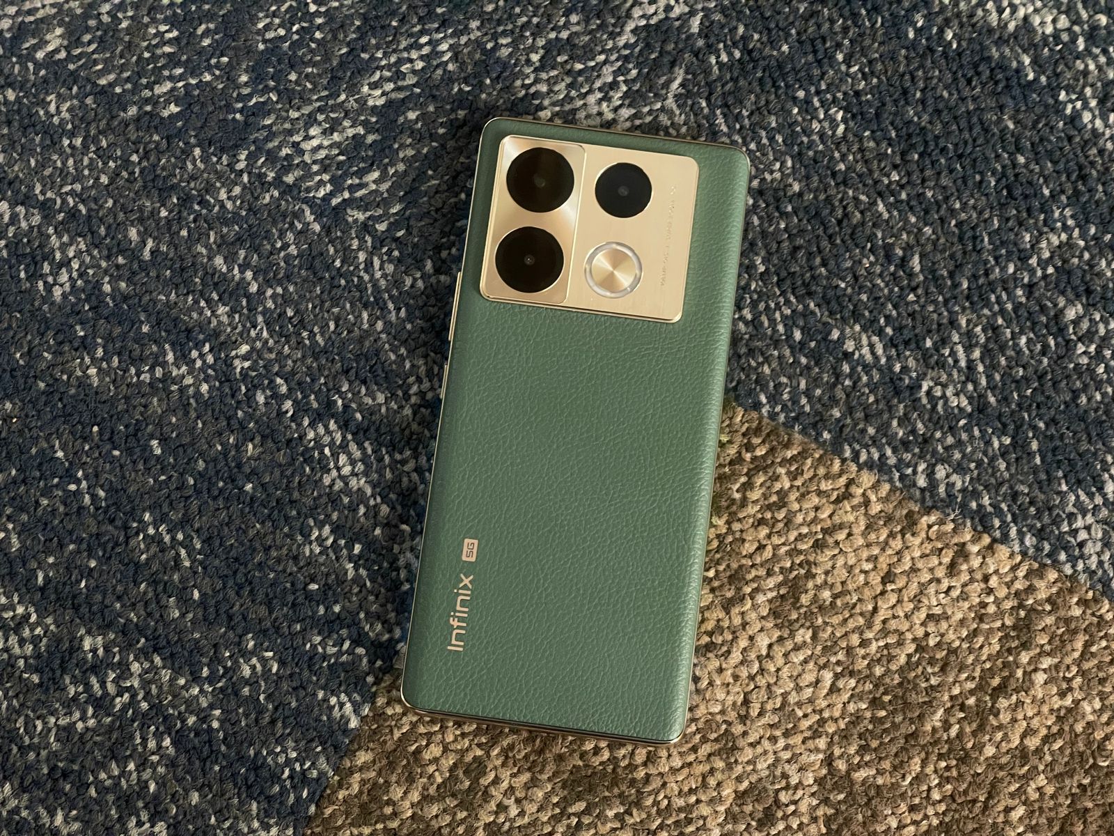 Infinix Note 40 Pro 5G: Design and Display