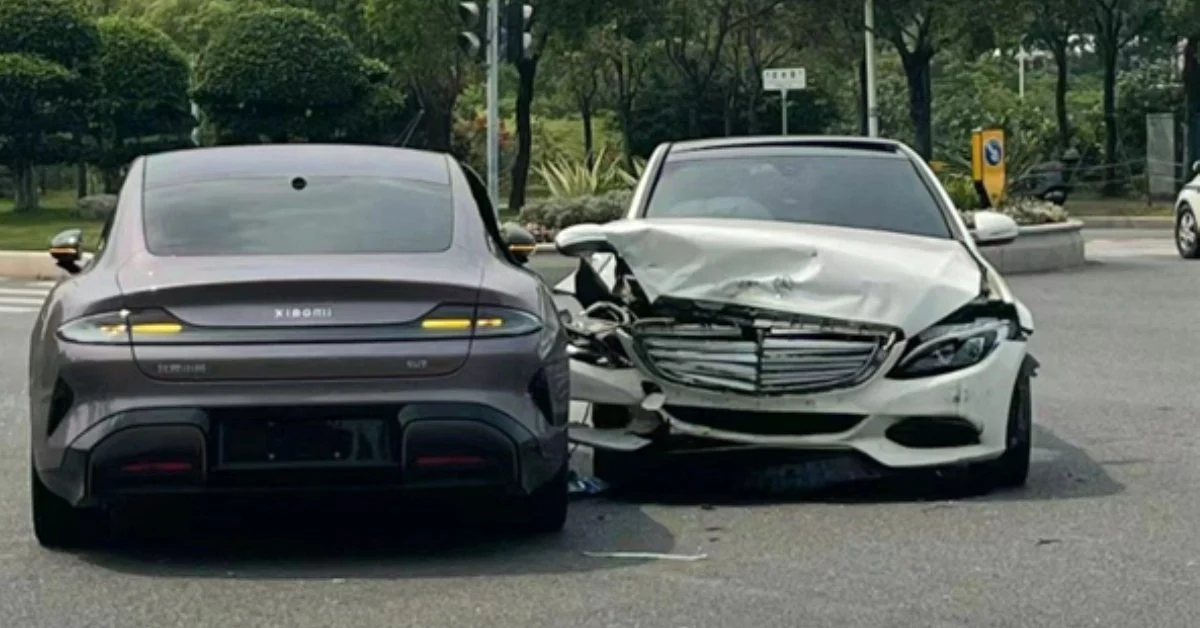Xiaomi SU7 Involved in Collision with Mercedes-Benz Reveals Robust Safety Features