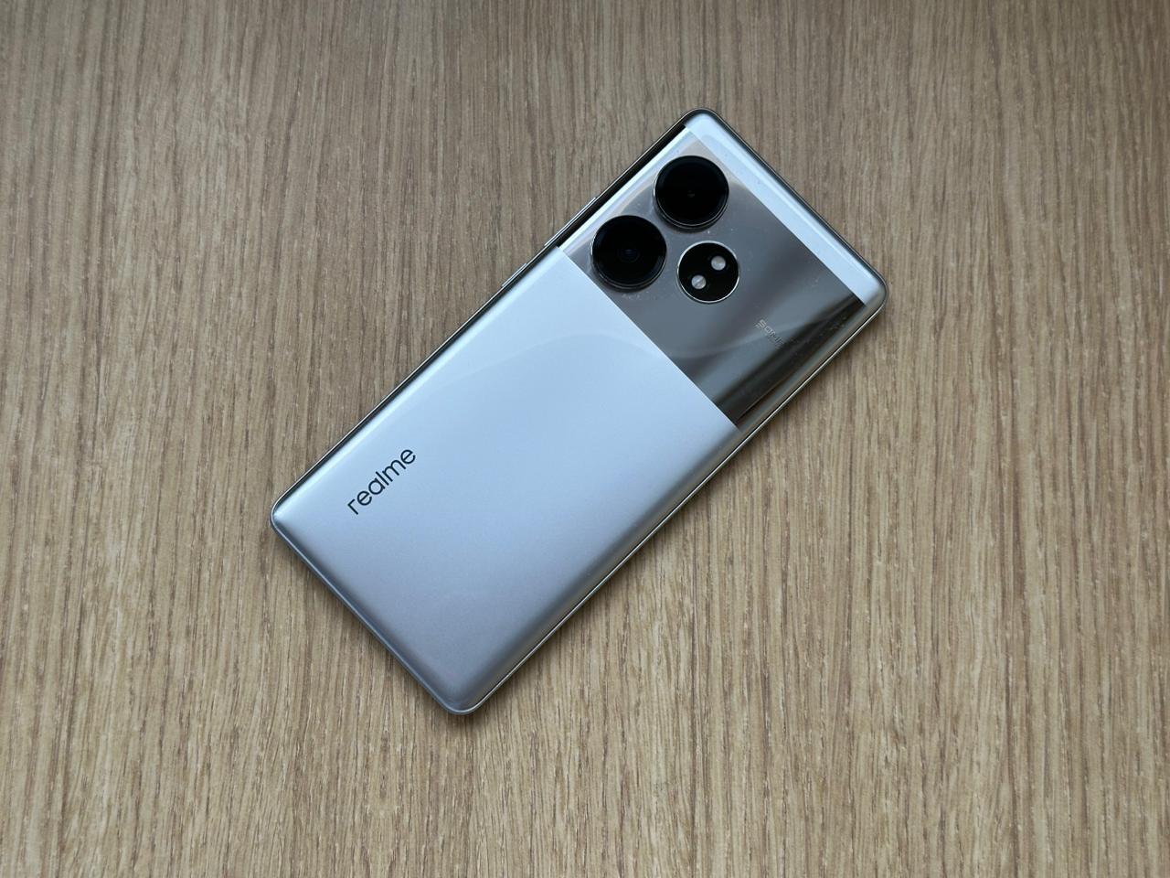 Realme GT 6T features an advanced 9-layer cooling system