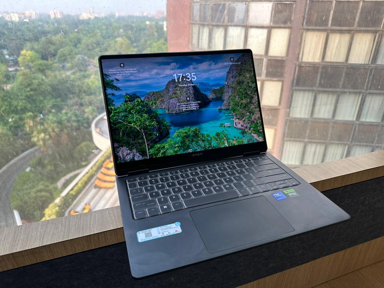 HP Omen Transcend 14: Keyboard and Trackpad