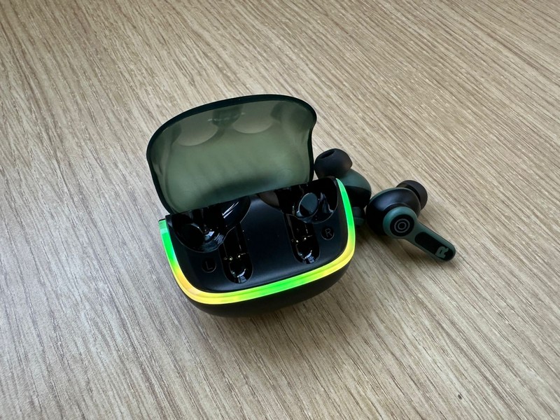 Boult Z40 Gaming Case Lighting