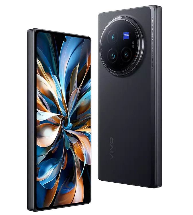 The cover display is 6.53″ FHD+ which is also a 120Hz LTPO panel with the same 4,500 nits of peak brightness