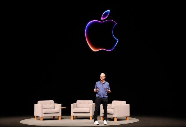 renowned ChatGPT chatbot will be integrated for free across Apple's platform
