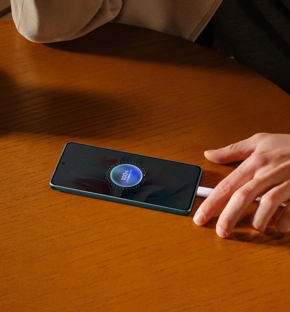 the device comes with a 5,000mAh capacity with 67W fast charging support