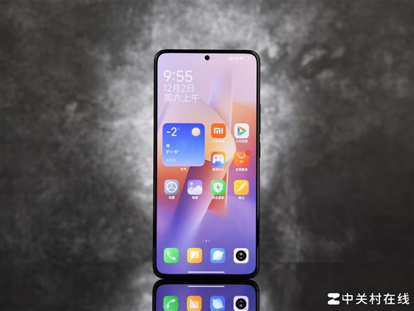 Enhanced 2K display with eye protection technology