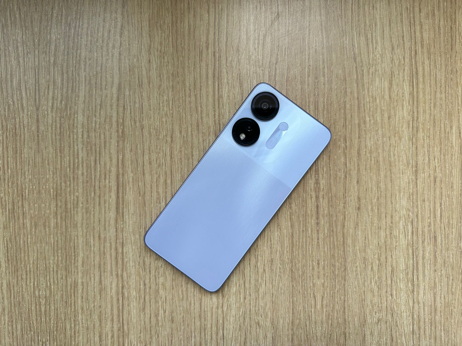 itel Color Pro 5G: Design and Display