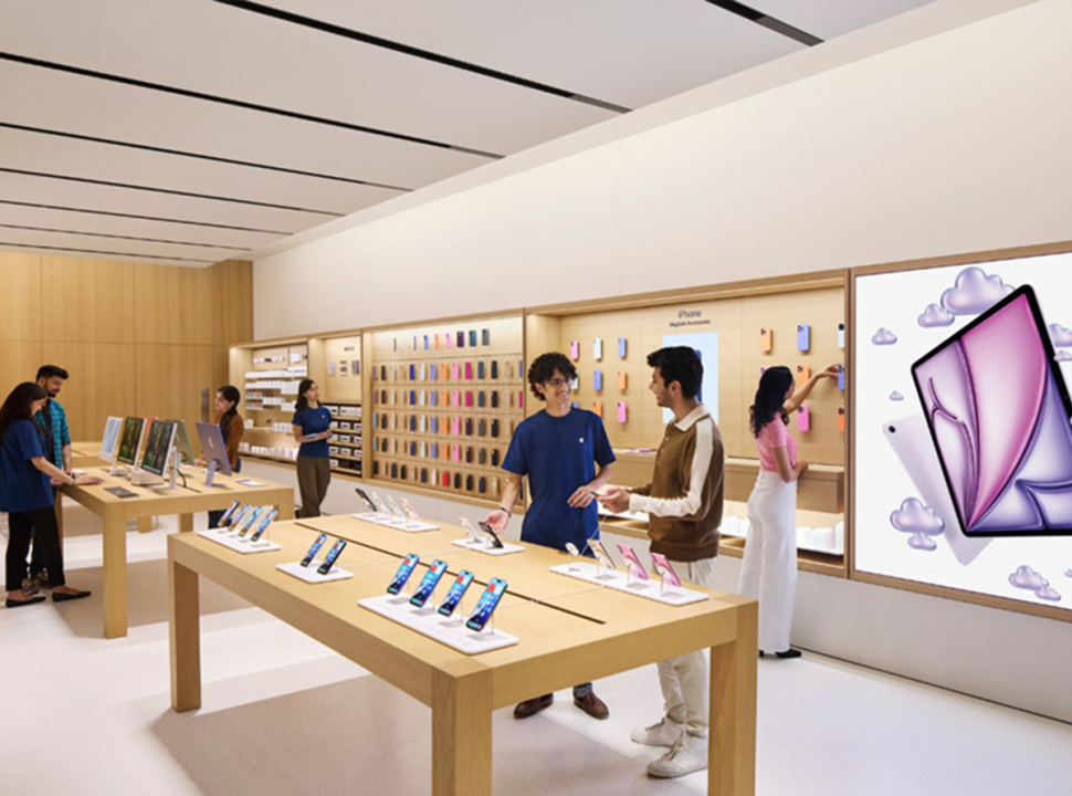 Apple Opens Third Retail Store in India - Apple Hebbal Bengaluru Debuts ...