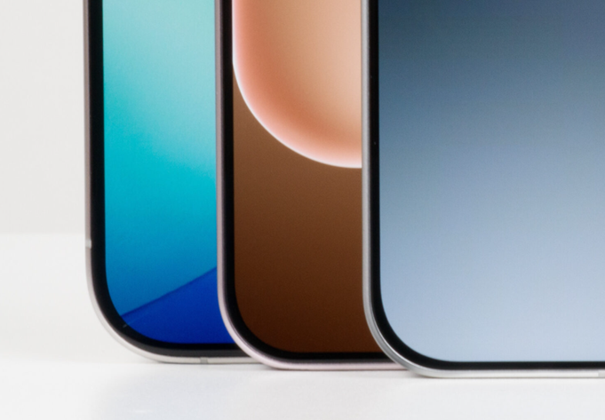  Oppo Find X9’s slim bezels compared to Find X8s and Apple iPhone 16 Pro Max.