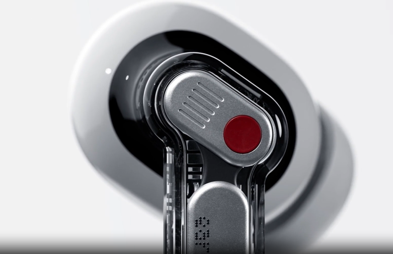  A closer look at the Nothing Ear (3). 