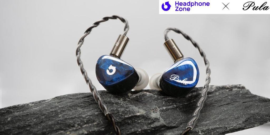  The exclusive blue finish identifies the Headphone Zone edition.