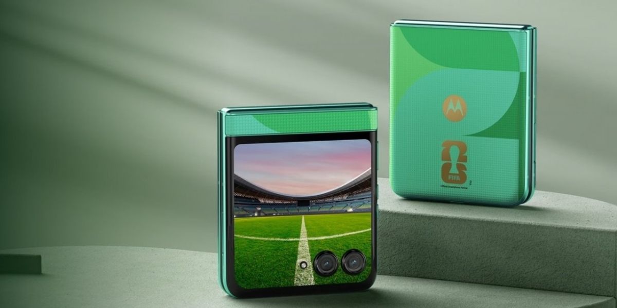 Motorola Razr foldable is likely to feature a 7-inch inner screen and a 4-inch cover screen (Pic Credit: @Carlos_Vassan on X)