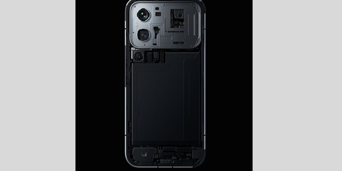 Xiaomi 18 Pro rear design in leaked renders. (Image credit - @leo_hefeng on X)