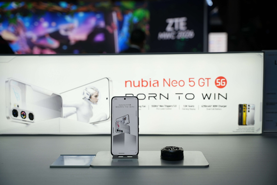 Nubia Neo 5 Pro comes with in-built cooling fan which stops the phone from overheating (Pic Credit: www.nubia.com)