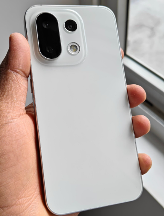 Leaked image of a prototype of Oppo Reno 16 Pro/Pro Mini. (Image credit - @Gadgetsdata on X)