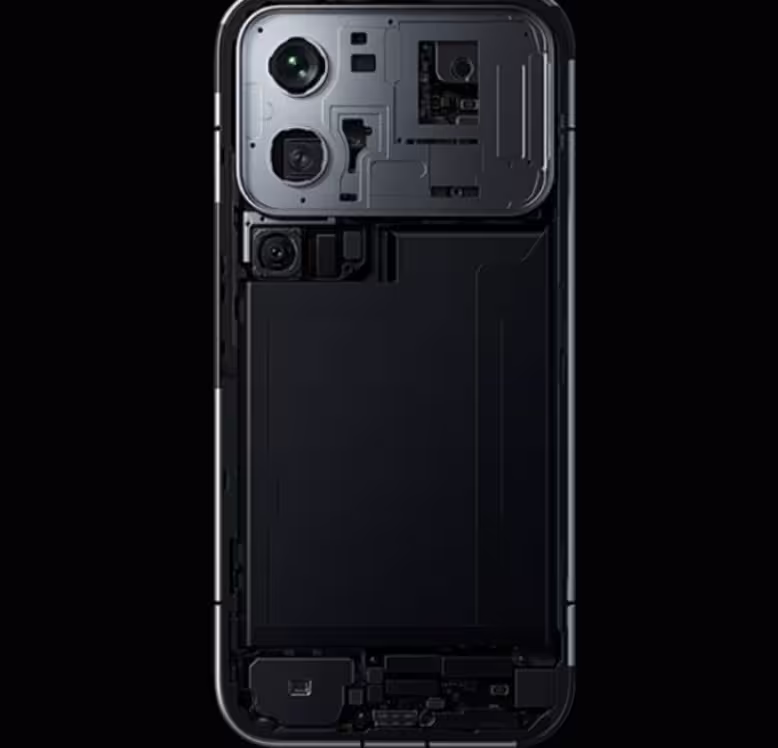 Previously leaked render of Xiaomi 18 Pro rear design. (Image credit - @leo_hefeng on X)